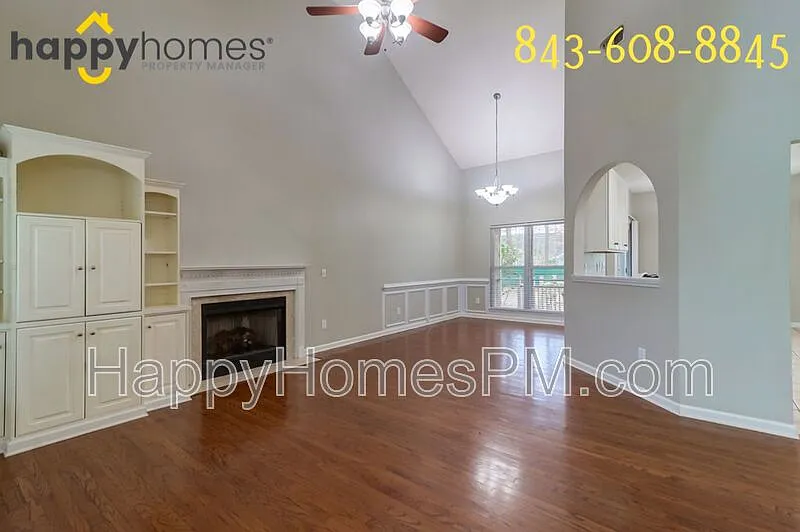 3 bed, 2.0 bath, 1400 sqft, $2,350 — Photo 4