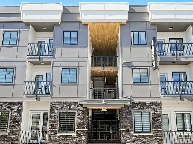 Lincoln Street Apartments — Photo 23
