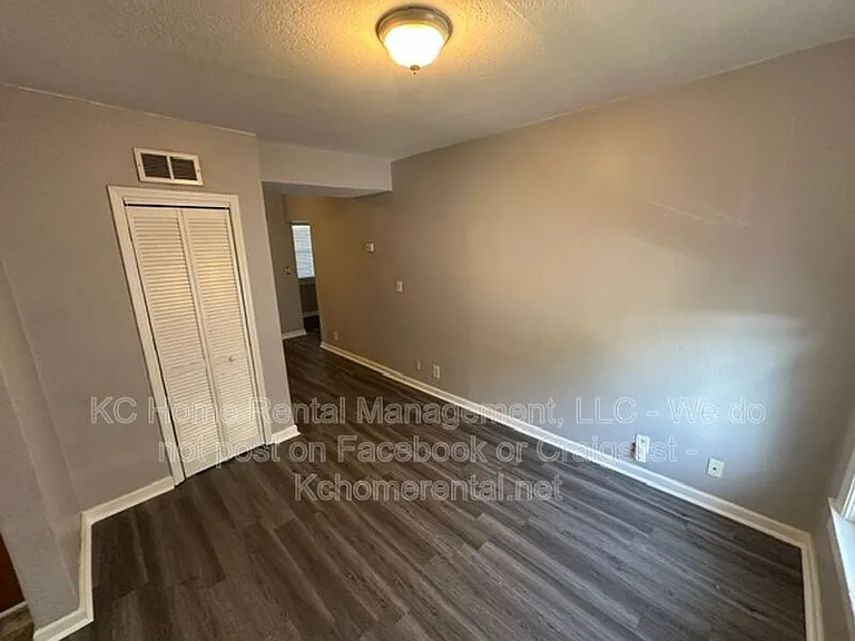 3633 Central St #2 — Photo 15