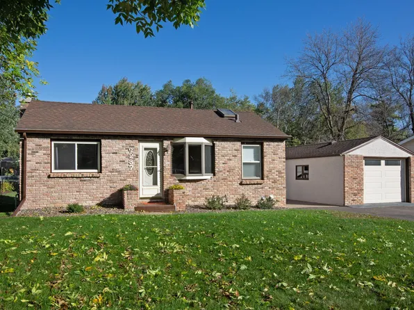 2237 Bronson Dr, Mounds View, MN 55112