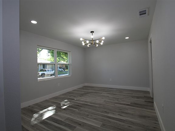 4th image of 4502 Live Oak Dr