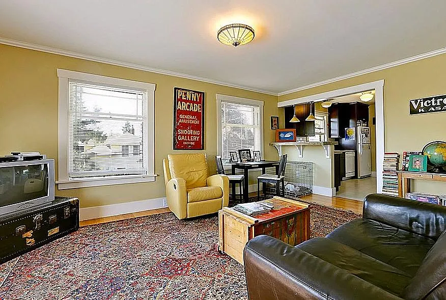 2 bed, 850 sqft, $2,700 — Photo 1