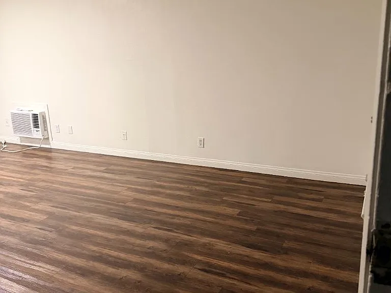 Unit Photo
