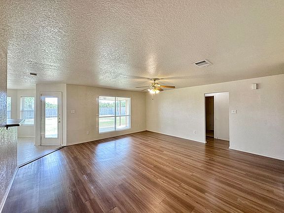 5th image of 4812 Judson Ave