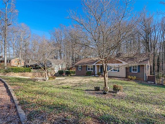 3rd image of 3921 Tangle Ln