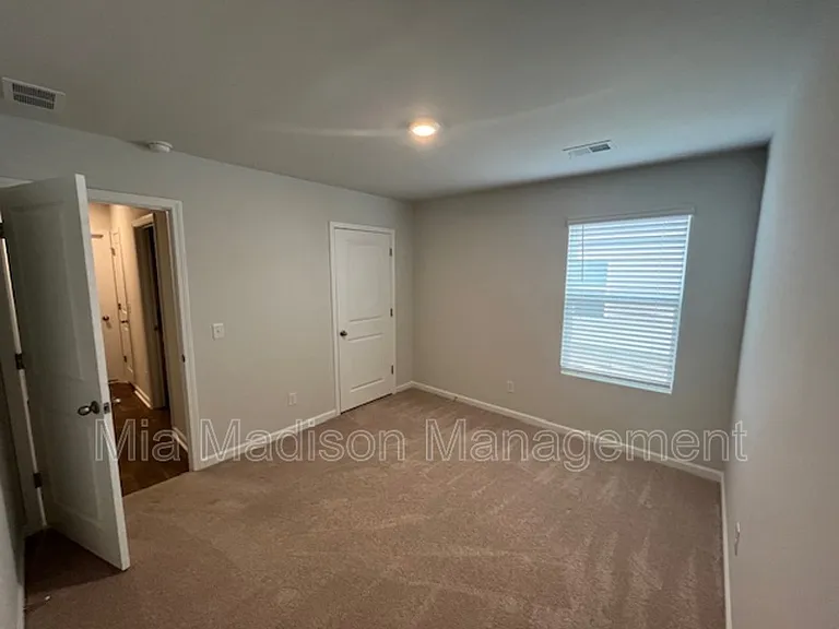 214 Barbados Rd — Photo 2