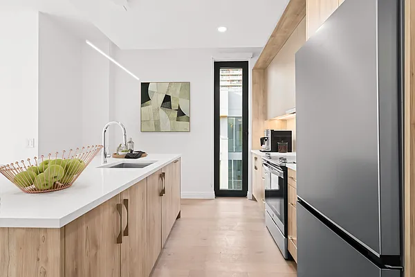 Rented by Nooklyn NYC LLC | media 32