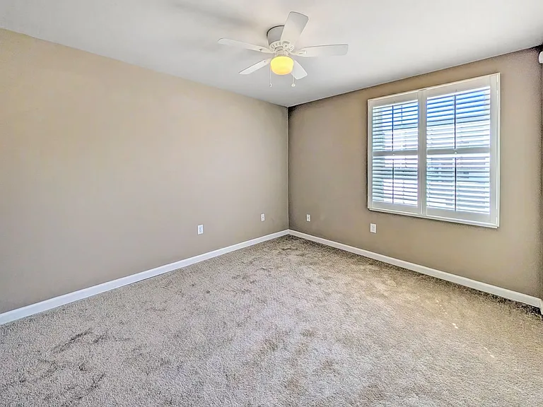 925 Cleveland St #19 — Photo 16