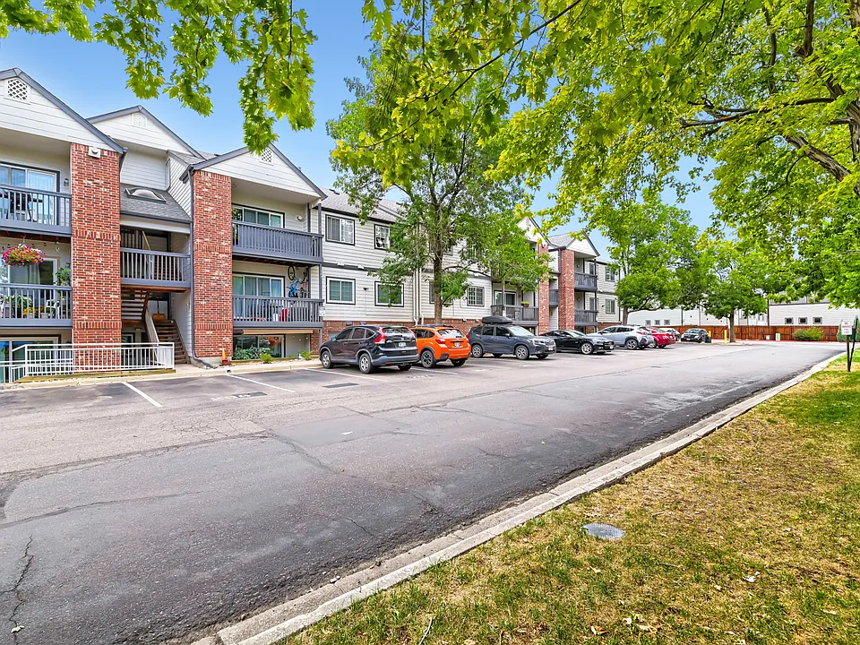 10734 W 63rd Pl #302