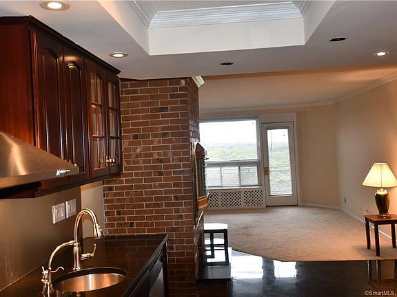 4th image of 91 Strawberry Hill Ave #822
