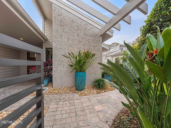 5th image of 36 LAKE JULIA Drive S