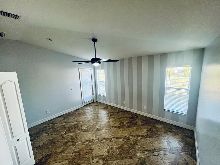 Master. Pre mounted wall tv stand. 
Spacious walk-in closet.