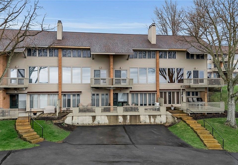 1st image of 17 Seneca Dr #D