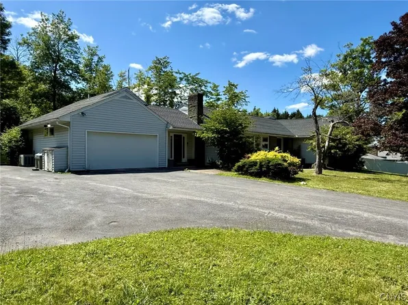 26 Smithport Rd, Utica, NY 13501