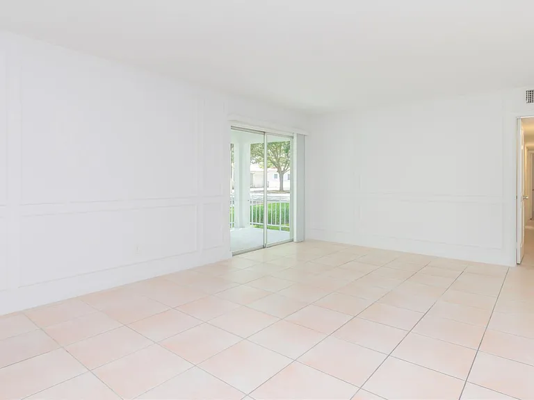3912 Ponce De Leon Blvd — Photo 10