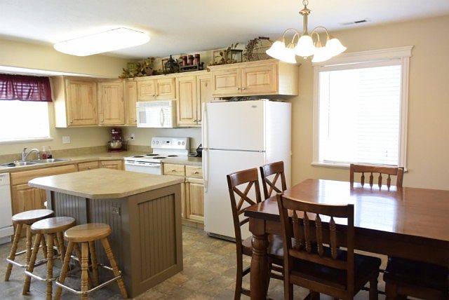 1st image of 3630 E Silverstone Dr