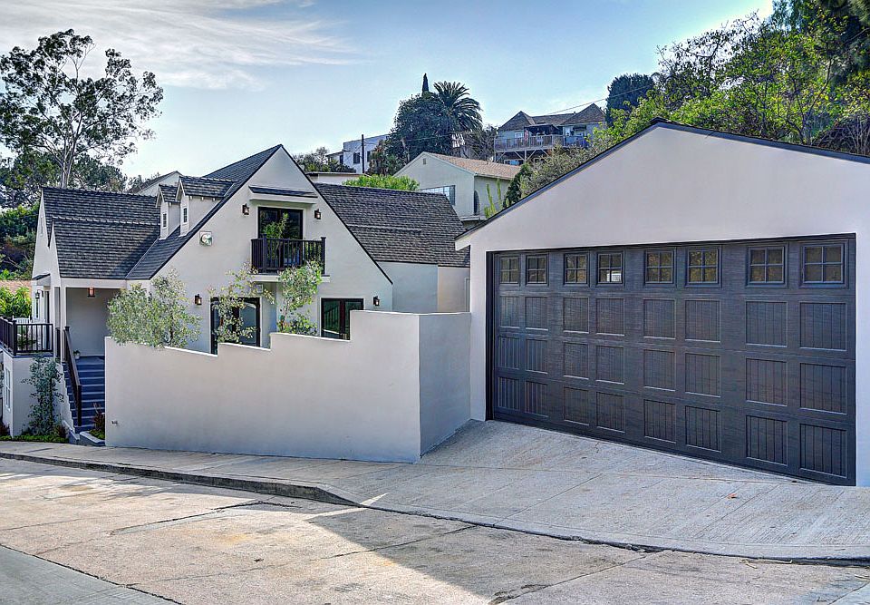 1st image of 3026 Effie St