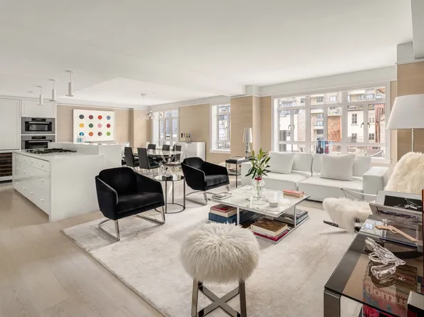 21 East 61st Street 7E image 1 of 17