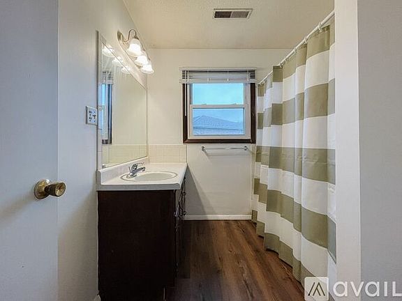 4th image of 2317 S Marsh Ave