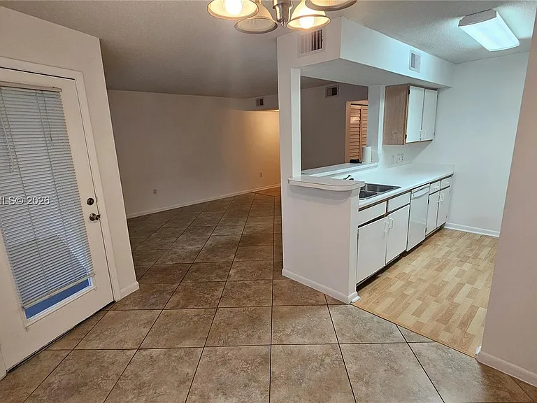 815 W Boynton Beach Blvd #14-102 — Photo 11