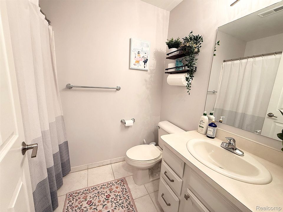 23202 Alexa Dr, photo 23