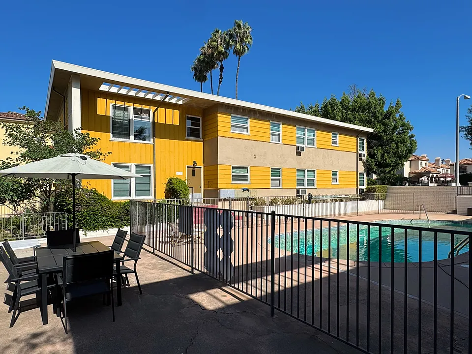 865 S Marengo Ave #14