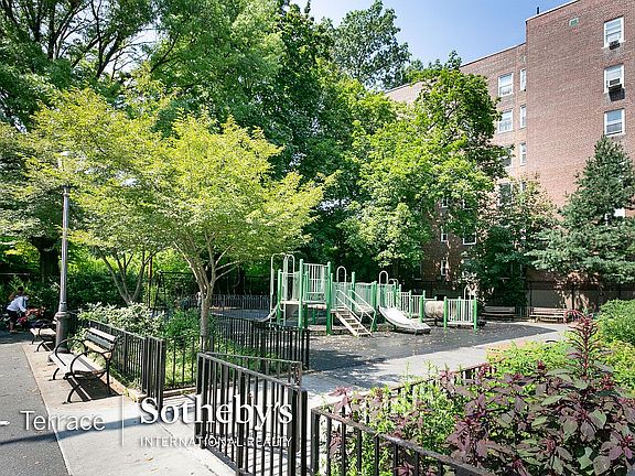 5th image of 7540 Austin St APT 2GR
