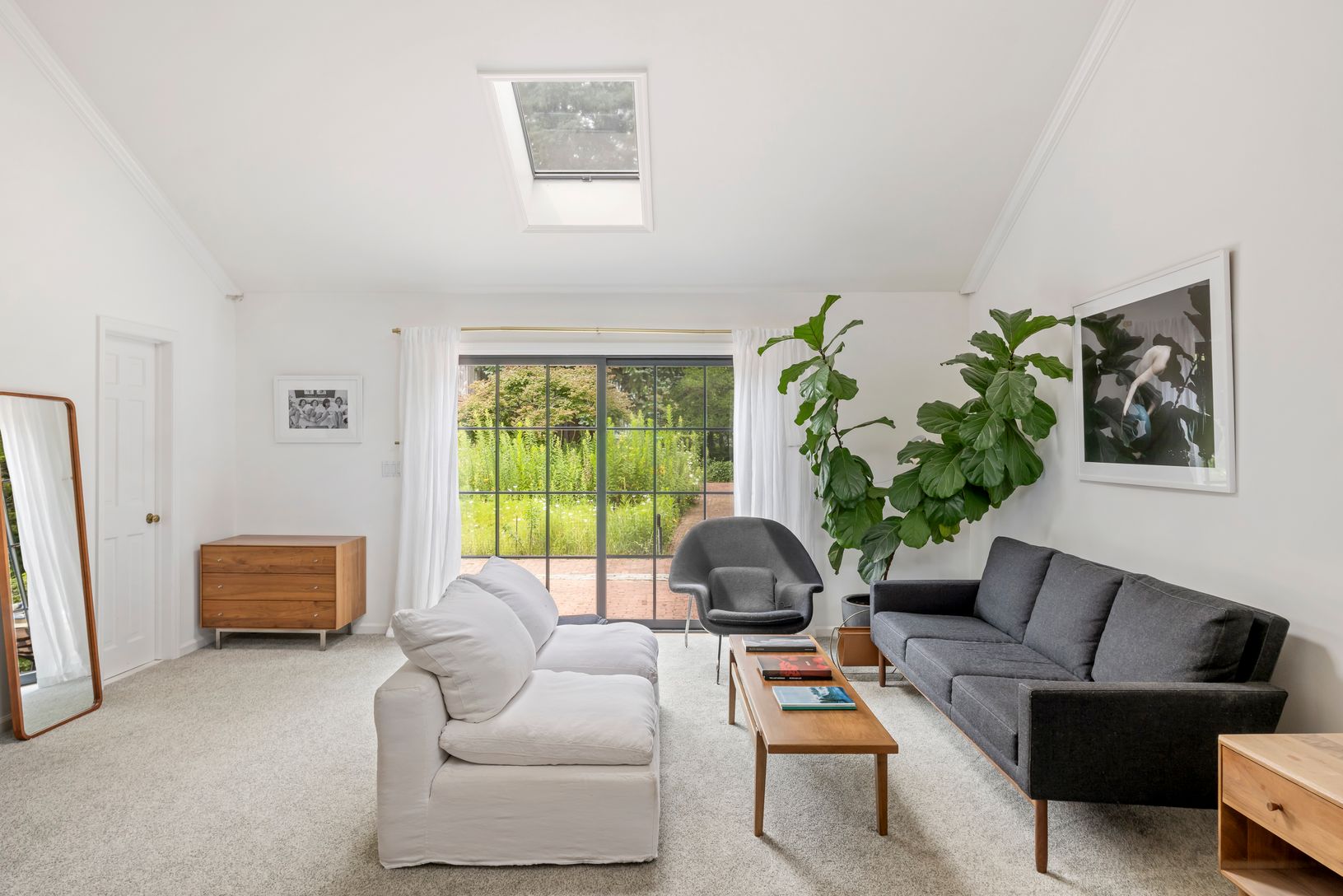  Primary Sitting Area