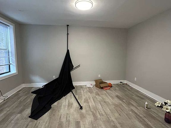 4th image of 5307 Palisade Ave #6