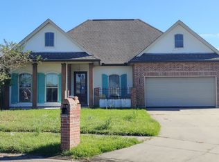 313 Still Waters Rd, Broussard, LA 70518