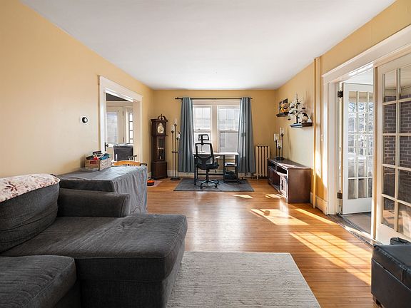 3rd image of 64 Bellevue Avenue