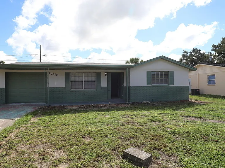 10828 Hillcrest Ave — Photo 2