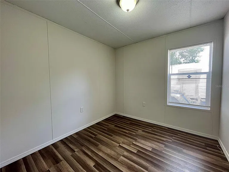 6330 Eugene Acres Ln — Photo 14