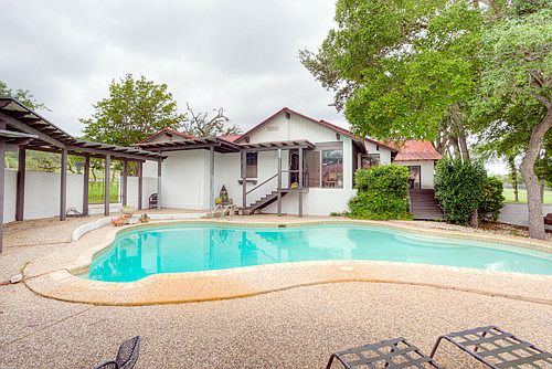 3rd image of 3508 La Cumbre Dr