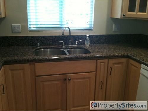 4th image of 551 Radway Ave