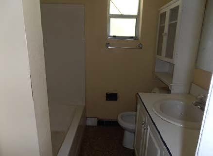 2nd image of 2611 Carver Ave