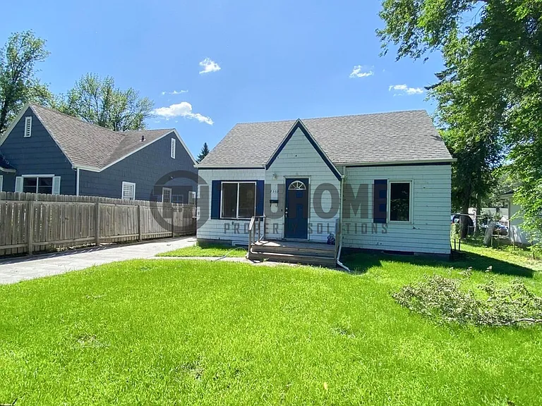 2305 University Ave — Photo 3