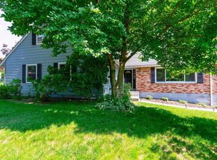 10 Carriage Hill Ln, Poughkeepsie, NY 12603