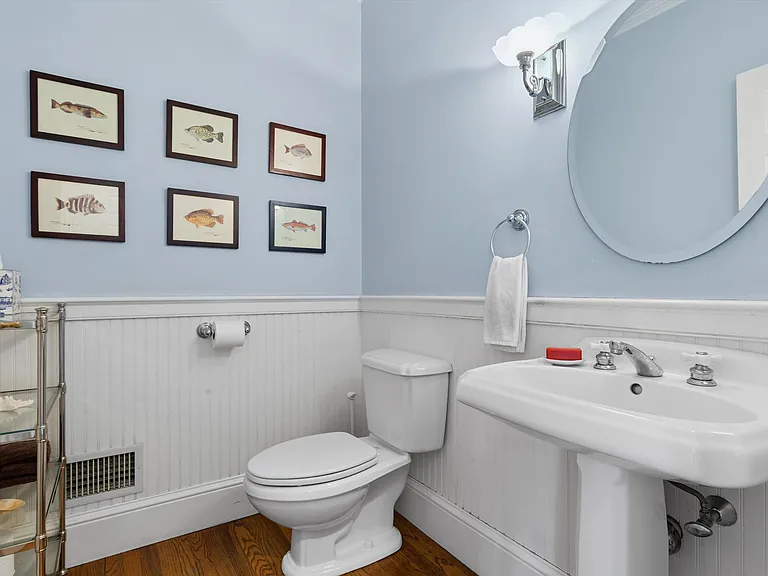 110 Greenleaf Ln — Photo 18
