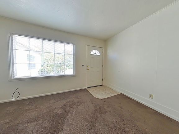 3rd image of 712-716 NW Kings Blvd