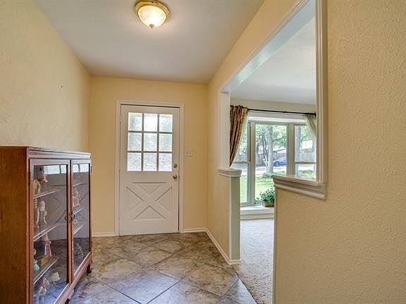 5th image of 224 Oak Forest Dr