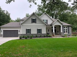 9409 Manor Rd, Leawood, KS 66206