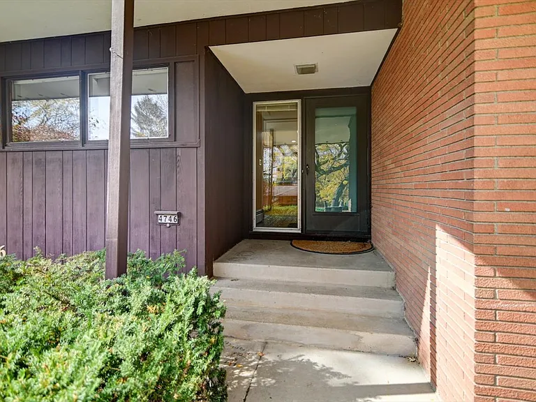 4746 Lafayette Dr — Photo 7