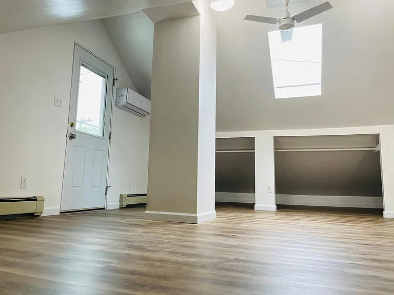 633 N Huron St — Photo 11