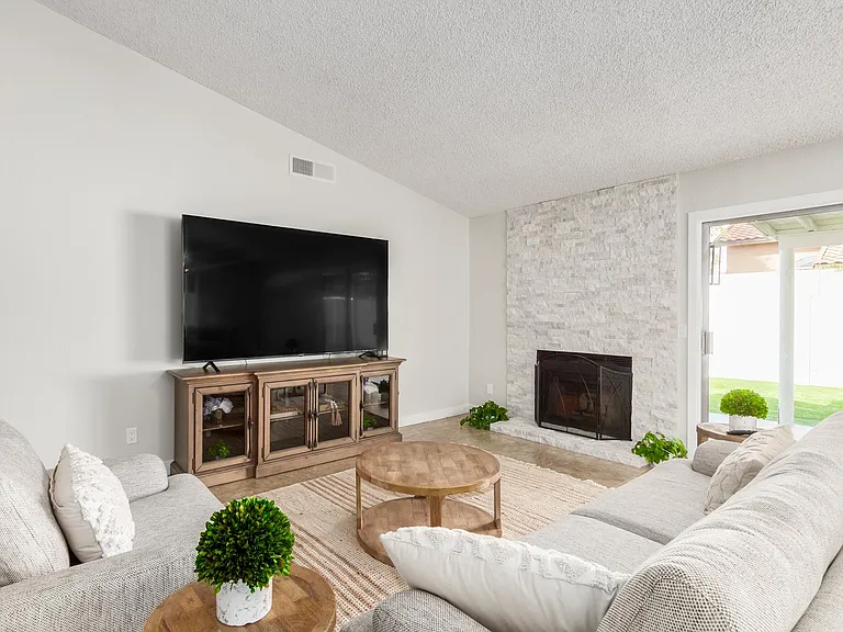 6326 E Carolina Dr — Photo 11