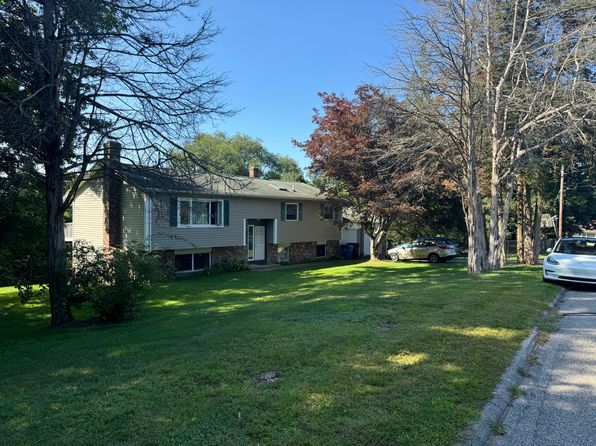 4 Woodridge Cir