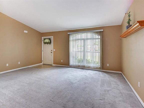 4th image of 831 White Birch Ct