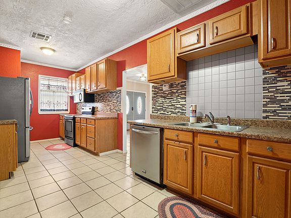 5th image of 143 Browns Ln