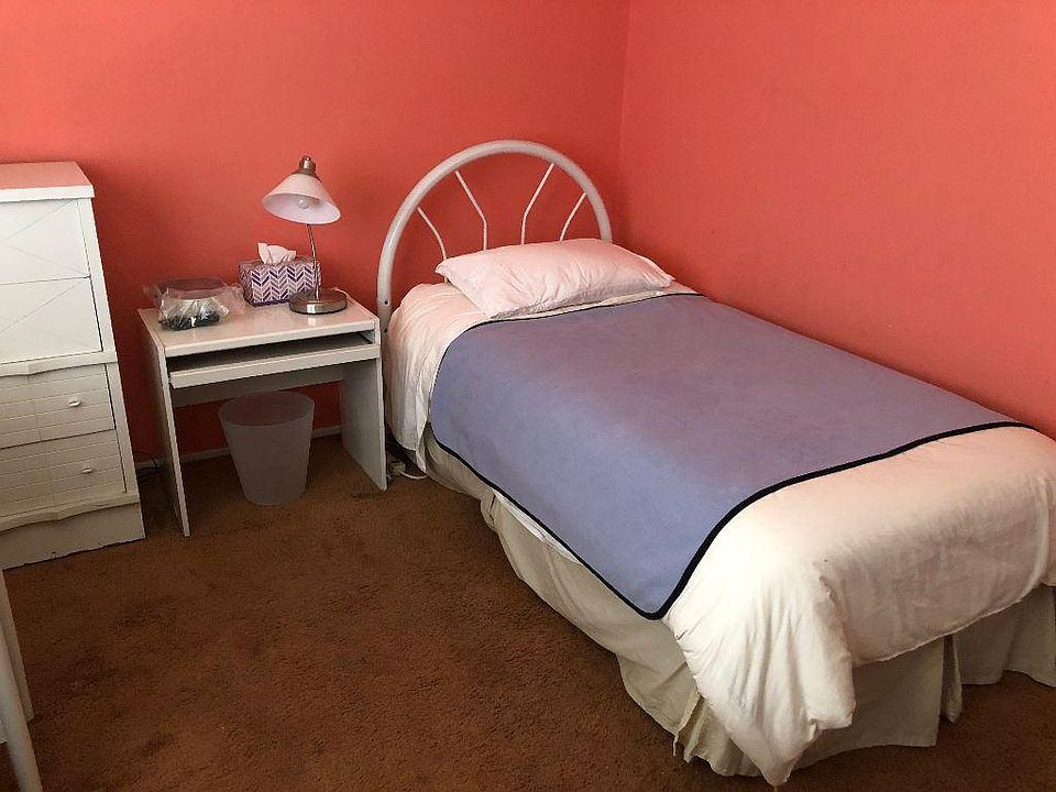 2nd image of 1657 Canary Dr