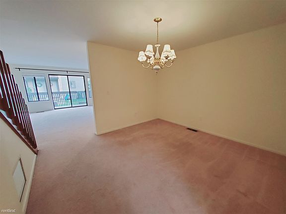 5th image of 2289 Bedford St Unit F1